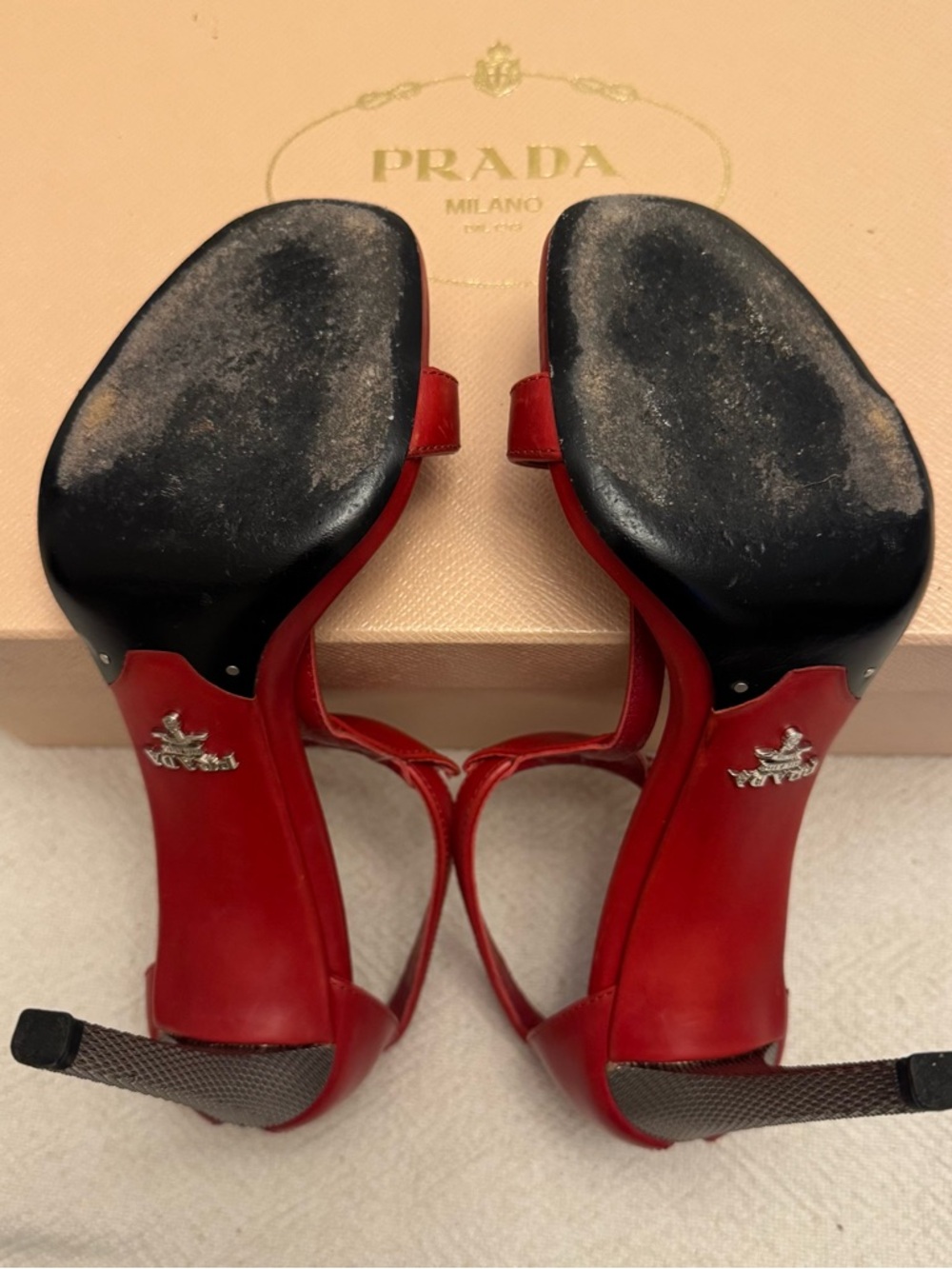 Prada Leather T-strap Sandals in Good condition - Picture 7 of 9